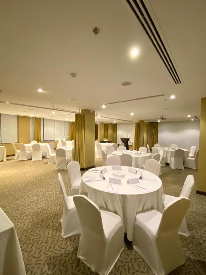 Rollins Hotel บูเรดาห์ ภายนอก รูปภาพ
