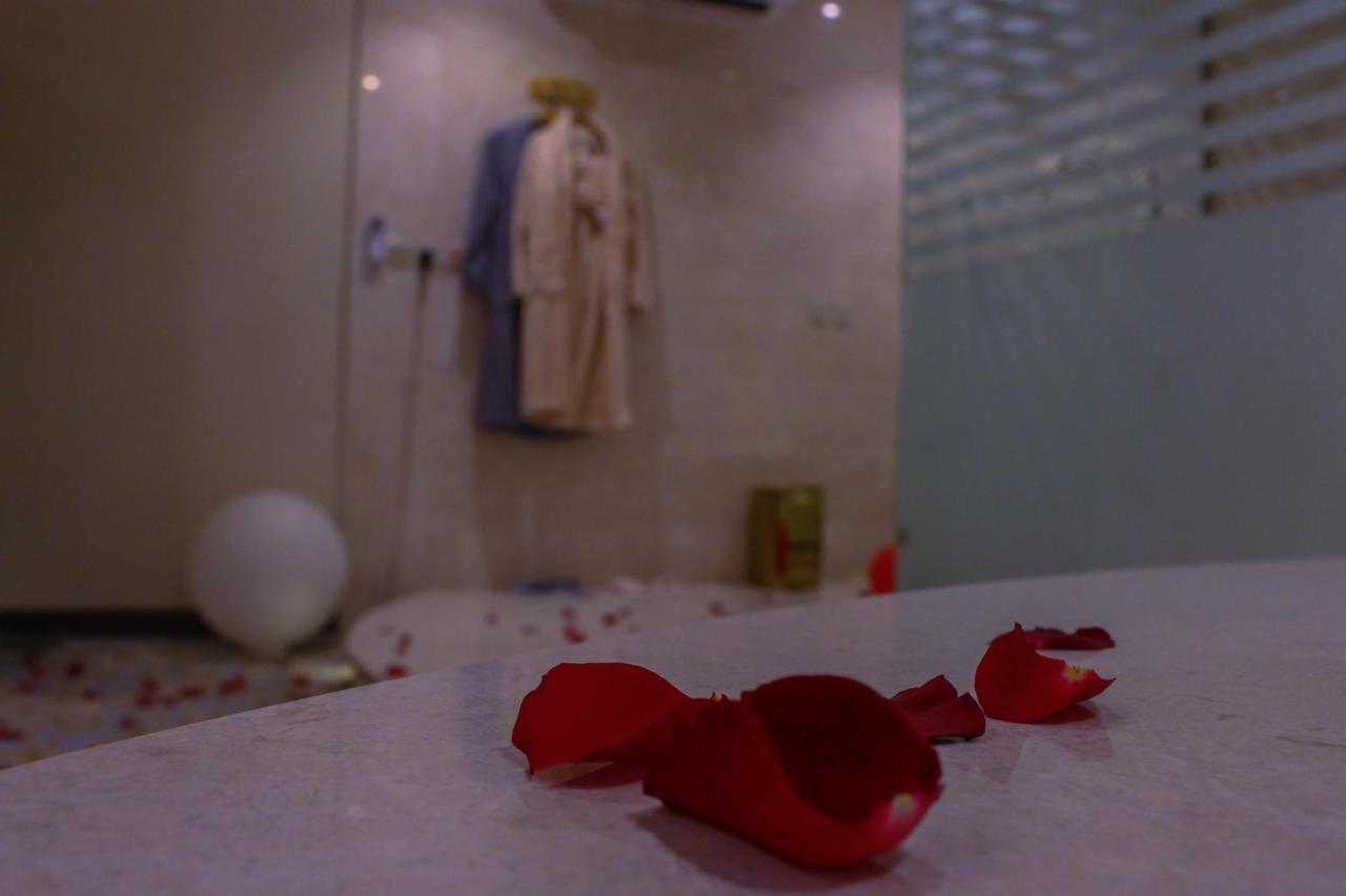Rollins Hotel บูเรดาห์ ภายนอก รูปภาพ