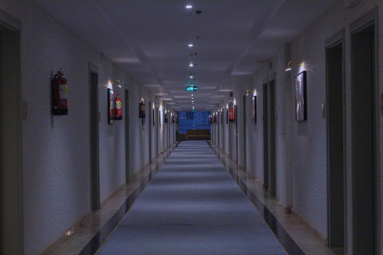 Rollins Hotel บูเรดาห์ ภายนอก รูปภาพ