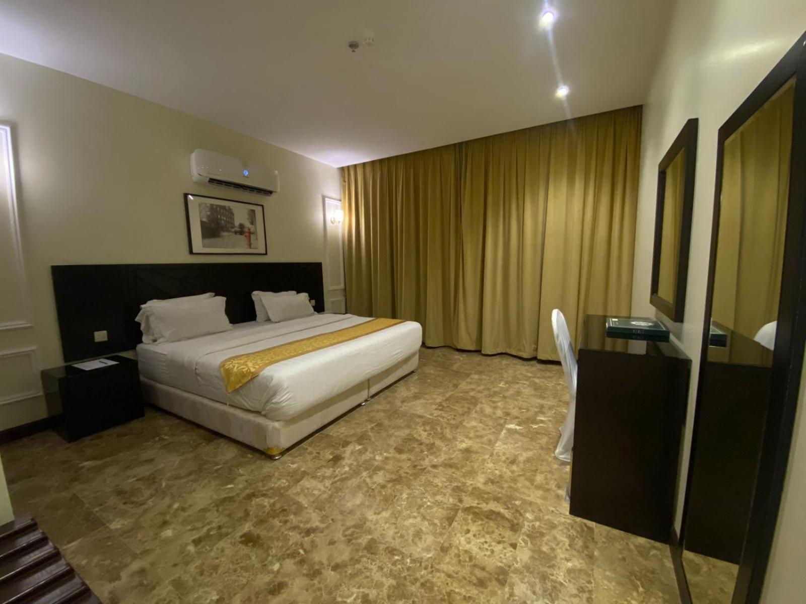 Rollins Hotel บูเรดาห์ ภายนอก รูปภาพ
